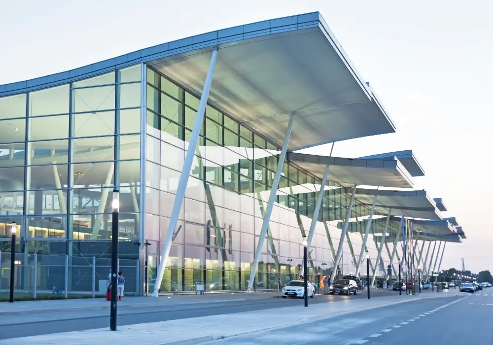 Airport building with curbside pickup